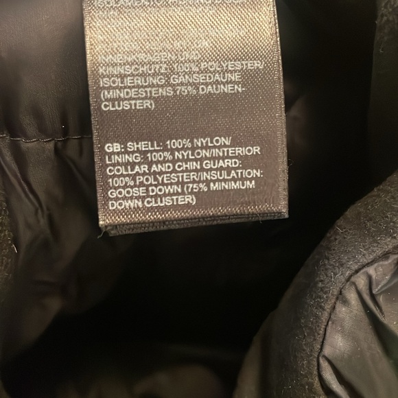 Women’s The North Face Down Jacket - Picture 10 of 10